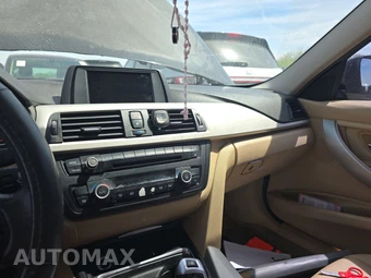 2015 BMW 3 Series Sedan 320i xDrive – miniatura 11