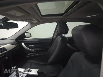 2015 BMW 3 Series Sedan 320i xDrive - miniatura 18