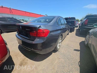 2015 BMW 3 Series Sedan 320i xDrive - miniatura 3