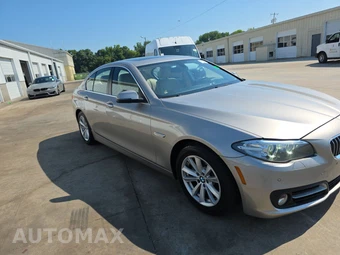 2015 BMW 5 Series Sedan 528i - miniatura 3