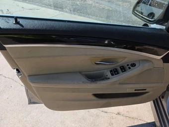 2015 BMW 5 Series Sedan 528i - miniatura 9