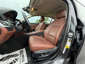 2015 BMW 5 Series Sedan 528i - miniatura 10