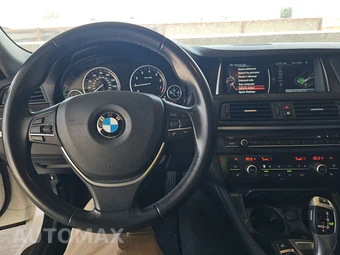 2015 BMW 5 Series Sedan 528i - miniatura 11