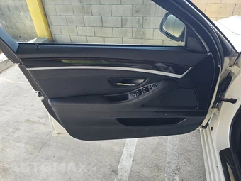 2015 BMW 5 Series Sedan 528i - miniatura 9