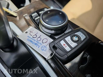 2015 BMW 5 Series Sedan 528i - miniatura 8