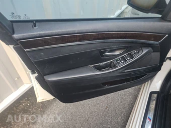 2015 BMW 5 Series Sedan 528i xDrive M SPORT LINE - miniatura 9