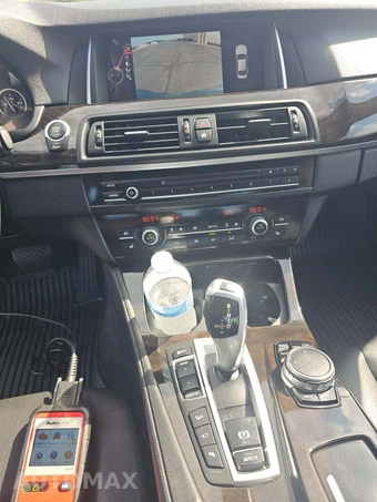 2015 BMW 5 Series Sedan 528i xDrive - miniatura 7