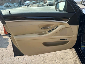 2015 BMW 5 Series Sedan 528i xDrive - miniatura 16