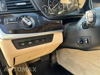 2015 BMW 5 Series Sedan 528i xDrive - miniatura 25