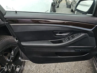 2015 BMW 5 Series Sedan 535i xDrive - miniatura 9
