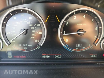 2015 BMW 5 Series Sedan 550i - miniatura 12