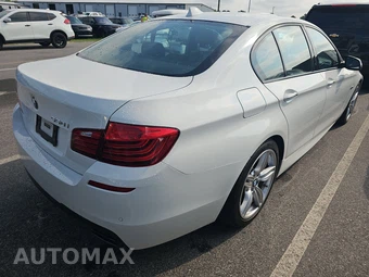 2015 BMW 5 Series Sedan 550i - miniatura 4