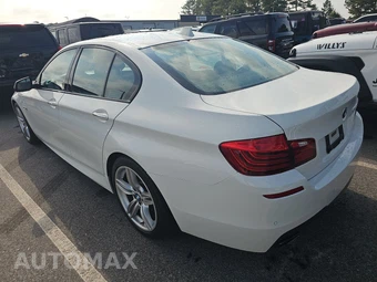 2015 BMW 5 Series Sedan 550i - miniatura 6
