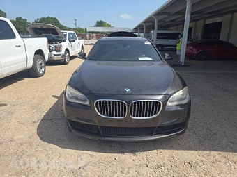 2015 BMW 7 Series Sedan 750i M SPORT LINE - miniatura 2