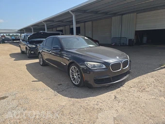 2015 BMW 7 Series Sedan 750i M SPORT LINE - miniatura 3