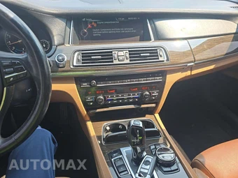 2015 BMW 7 Series Sedan 750Li - miniatura 10