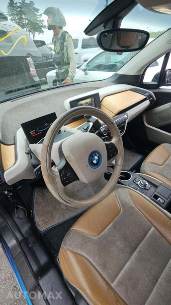 2015 BMW i3 w/Range Extender w/Rear Doors GIGA WORLD – miniatura 24
