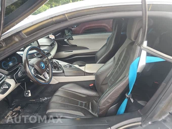 2015 BMW i8 TERA WORLD - miniatura 13