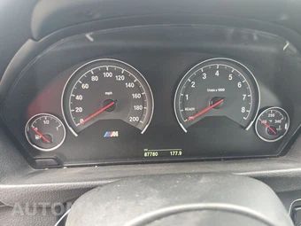 2015 BMW M3 Sedan - miniatura 12