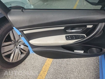 2015 BMW M3 Sedan - miniatura 9