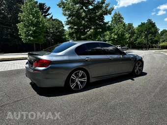 2015 BMW M5 Sedan - miniatura 10