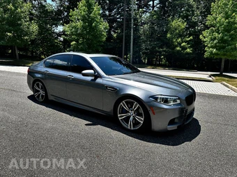 2015 BMW M5 Sedan - miniatura 12