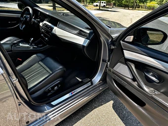 2015 BMW M5 Sedan - miniatura 31