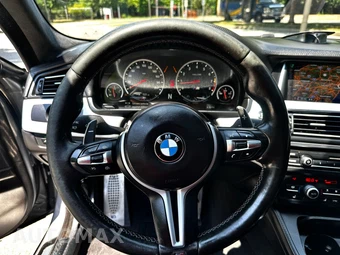 2015 BMW M5 Sedan - miniatura 38