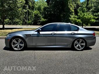 2015 BMW M5 Sedan - miniatura 4