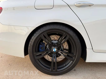 2015 BMW M5 Sedan - miniatura 15