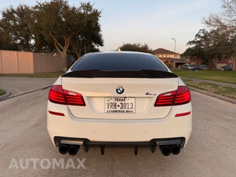 2015 BMW M5 Sedan - miniatura 17