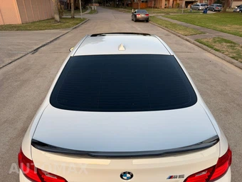 2015 BMW M5 Sedan - miniatura 18
