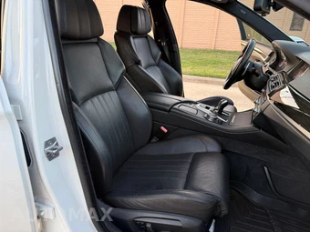 2015 BMW M5 Sedan - miniatura 33