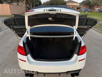 2015 BMW M5 Sedan - miniatura 34