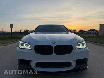 2015 BMW M5 Sedan - miniatura 7