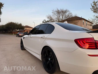 2015 BMW M5 Sedan - miniatura 9