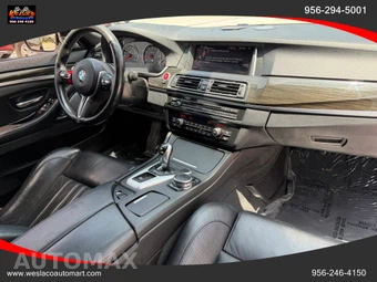 2015 BMW M5 Sedan - miniatura 26
