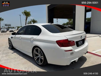 2015 BMW M5 Sedan - miniatura 3