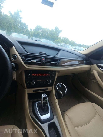 2015 BMW X1 Sports Activity Vehicle sDrive28i – miniatura 10