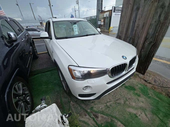 2015 BMW X3 Sports Activity Vehicle sDrive28i - miniatura 4