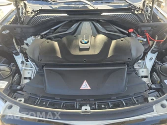 2015 BMW X5 Sports Activity Vehicle xDrive50i - miniatura 15