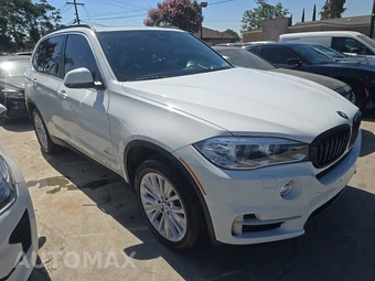 2015 BMW X5 Sports Activity Vehicle xDrive50i - miniatura 3