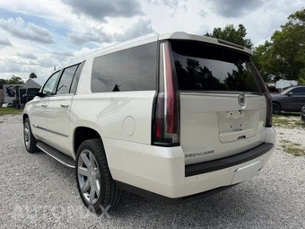 2015 Cadillac Escalade ESV Luxury 1SB - miniatura 4