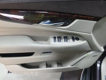 2015 Cadillac Escalade Luxury 1SB – miniatura 9