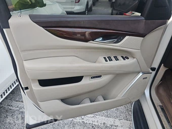 2015 Cadillac Escalade Luxury 1SB – miniatura 9