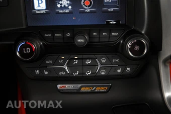2015 Chevrolet Corvette Z06 Coupe 3LZ - miniatura 31