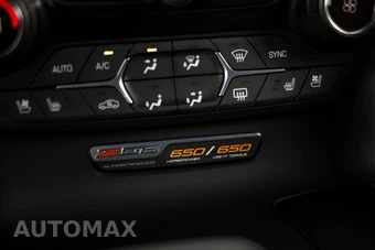 2015 Chevrolet Corvette Z06 Coupe 3LZ - miniatura 32