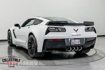 2015 Chevrolet Corvette Z06 Coupe 3LZ - miniatura 17
