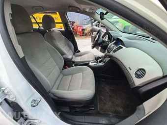 2015 Chevrolet Cruze 1LT 1SD - miniatura 18