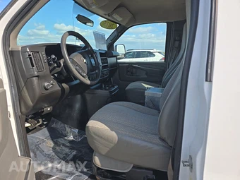 2015 Chevrolet Express 2500 Cargo Van 1WT 135.0" WB - miniatura 7